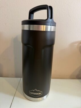 OtterBox Matte Black Stainless 28 oz Elevation Growler Insulated Bottle